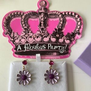 New Purple Daisy Pierced Earrings,Pink Crystals, gold posts & backs.